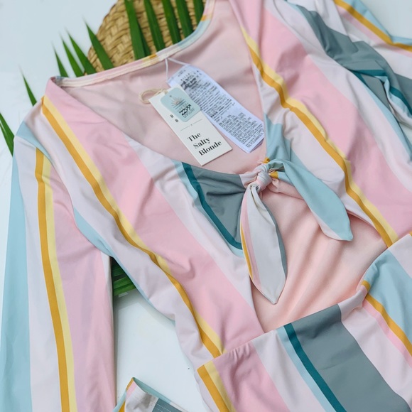 Billabong ☀️ Salty Blonde Feelin Salty One Piece - Picture 2 of 13